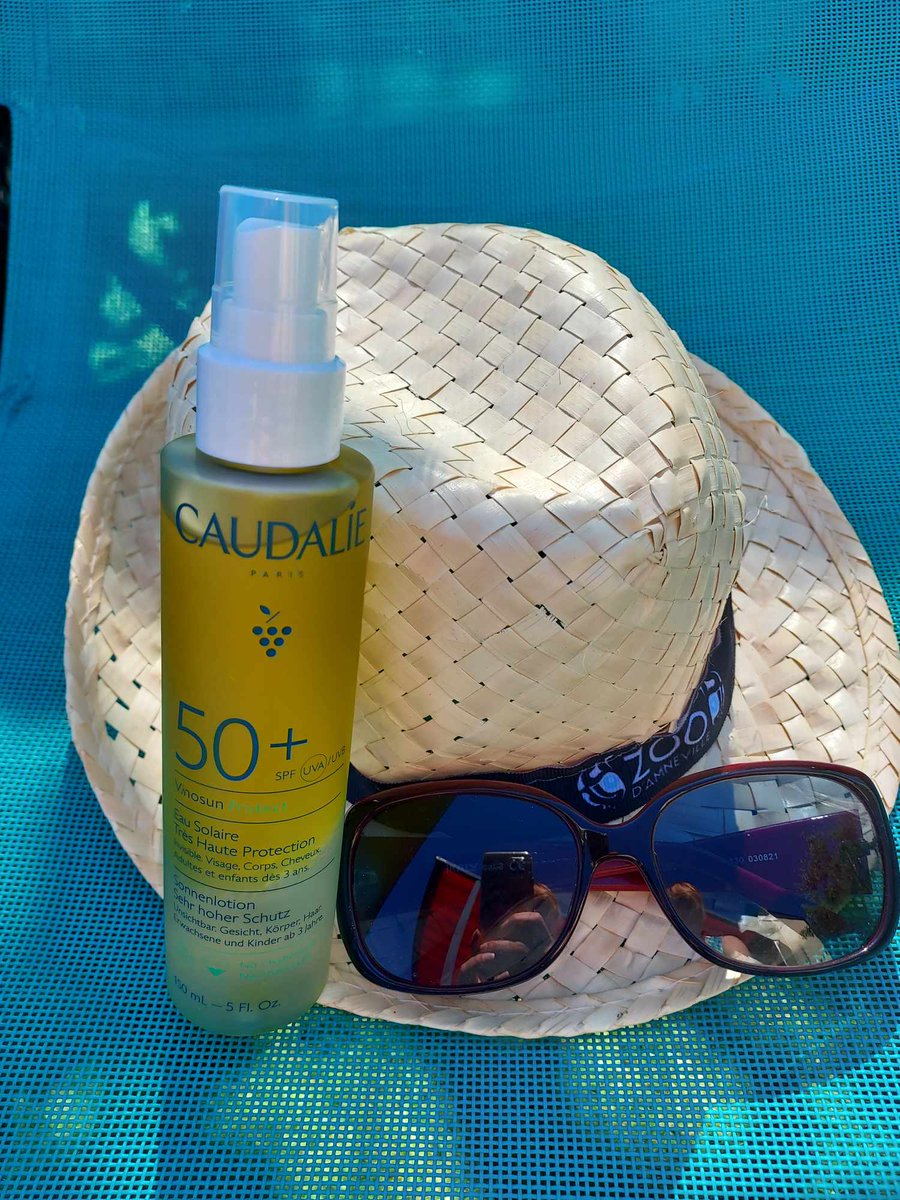 MamouneTesteuse's tweet photo. Eau solaire protectrice pour corps et cheveux 50+ de chez @caudaliefrance

Déjà j'adore le biphasé

Et l'odeur est sublime.

Hâte de le tester.

#eausolairebiphasé #eausolaire #caudalie #influenster #ambassadrice #produitoffert #test #review #mamounetesteuse https://t.co/oMFwNmoxjh