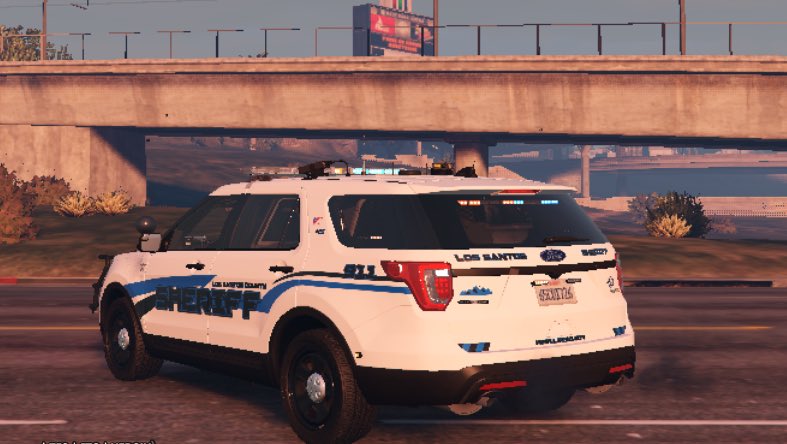 RandomPosts_0's tweet image. 2016 LSCSO ford explorer