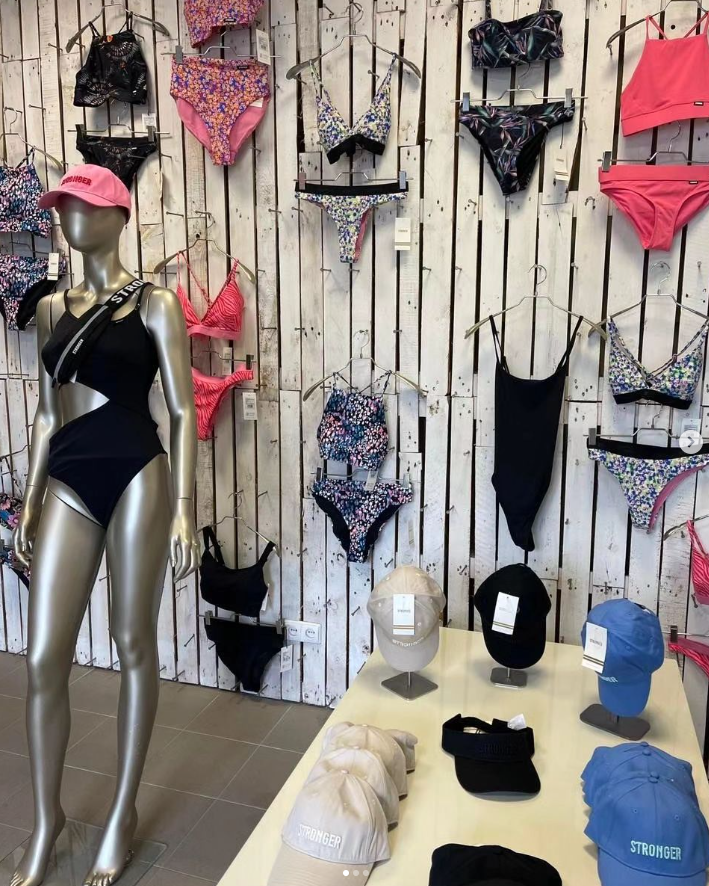 brandclubstore's tweet photo. Presenting our new and summerish BRANDCLUB SHOWROOM entrance area.βοΈπ
This time it is dedicated for STRONGER sport clothing brand. π
πΈπ―
You can contact us privately or can visit website for more cool offers: https://t.co/Ozxk0JAnlT
#wholesale #lithuania #worldwide #follownew https://t.co/snyVcCacWV
