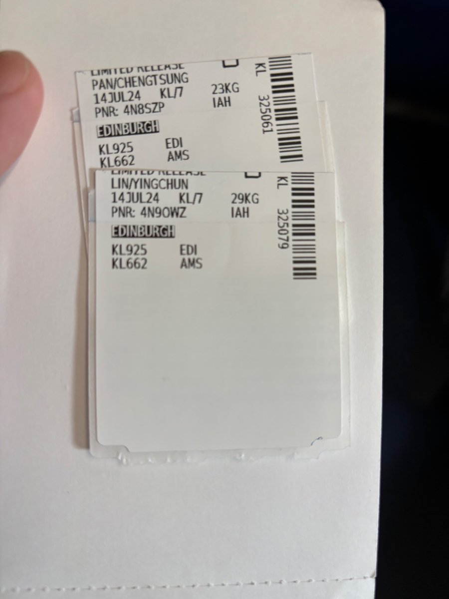the AirTag in my bag still shows it’s in Houston. Can you please do something about it? KL662 &amp; KL925 desperately need my bag to prepare for the Open. <a href="/KLM/">KLM</a>