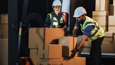 uslnet's tweet photo. You may be in his blind spot but he knows you're there. 

With our Vehicle Proximity Avoidance solution, forklift drivers are alerted to workers' presence even if they are in their #blindsight so they can avoid them preventing #onsiteaccidents. https://t.co/z1at3IrbQL 

#RTLS https://t.co/ijINsgPKaQ