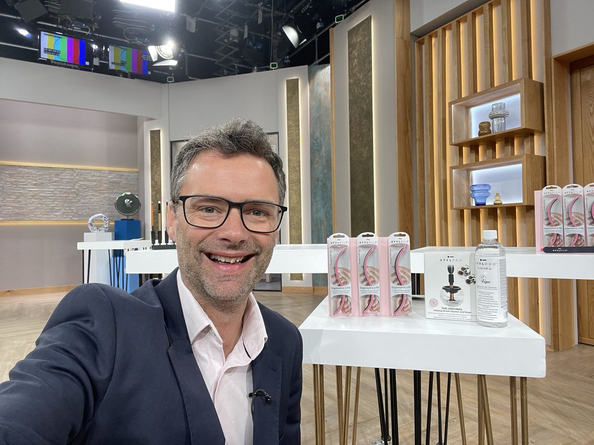 Morning. Live on <a href="/qvcuk/">QVC UK</a> at 9am, 9:10, 10:15am with an incredible deal on <a href="/StylPro_UK/">STYLPRO</a> Makeup Brush cleaner and <a href="/stylfile/">Stylfile</a> Nailfile.