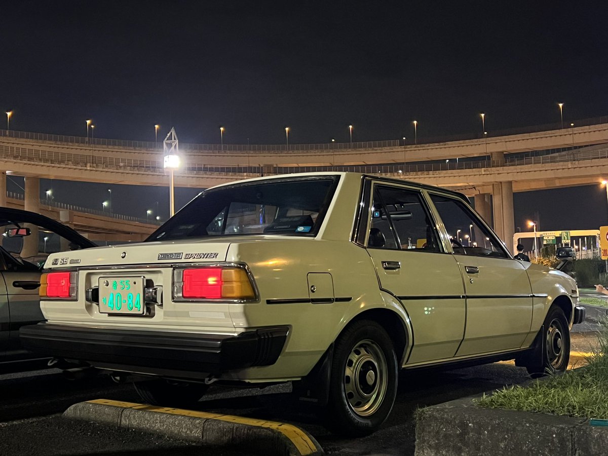 FAKE_TWINCAM's tweet photo. これホントやばい
フルオリジナルの70スプリンターってだけで凄いのにまさかの香55、しかも字光ナンバーとかいう奇跡みたいな個体😇 https://t.co/i4Oh8QkD5g
