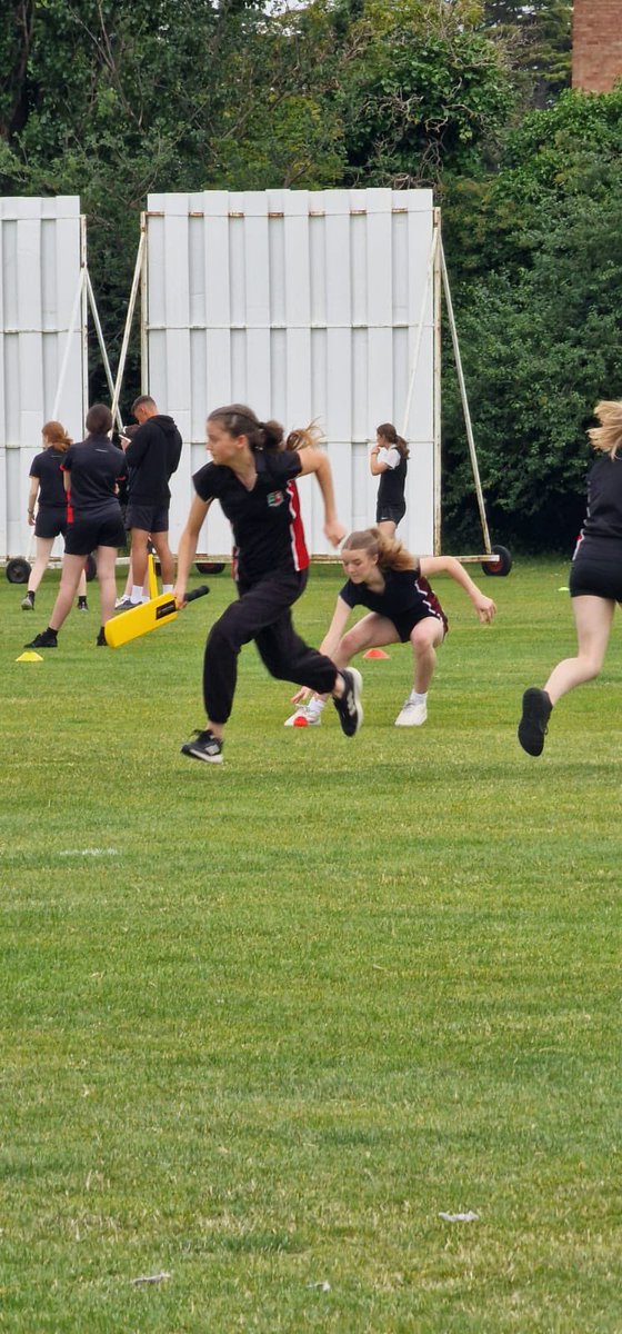 Chance2Shine's tweet photo. Plenty of shining stars π as the girls head into the afternoon session at @Sidcupcc for the #ChancetoCompete @SEStarsCricket Girls Regional FinalsβοΈππ https://t.co/0d5VYwfQ7k