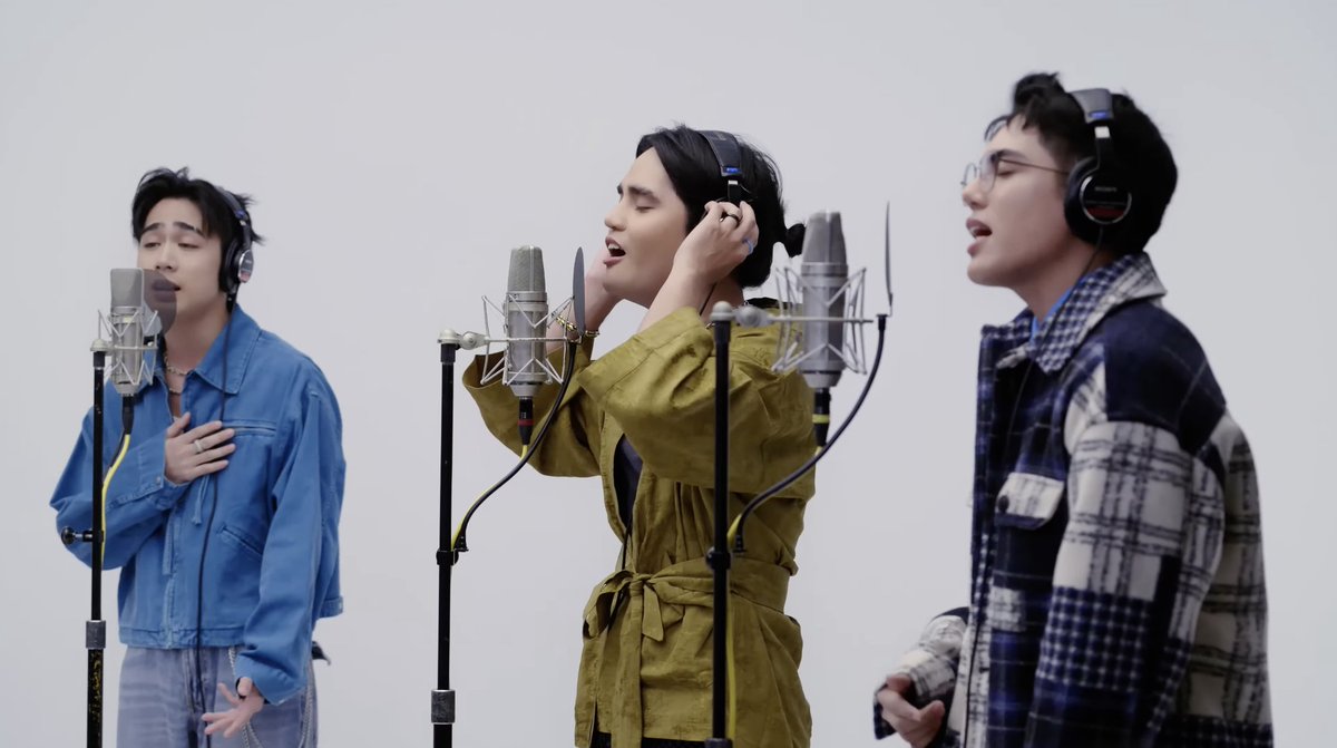 inquirerdotnet's tweet photo. 'PAHINGA MUNA, AKO NANG BAHALA' 🎵 

LOOK: SB19 made their second appearance on the Japan-based music platform The First Take with a performance of their hit ballad "Mapa."

Their performance was uploaded days after the lyric video of "Mapa" surpassed 100 million views on YouTube.  

SB19 made history as the first P-pop group to appear on the music platform, having performed "Gento" in a video uploaded last July 1. | 📸: Screengrabs from The First Take/YouTube via @HMallorcaINQ 

Visit https://t.co/ekqey0CkGU for more updates and stories.