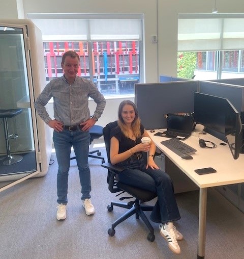 USUSolutions's tweet image. Greetings from the USA! 🇺🇸 
Our colleagues at the Boston office sharde a few insights into their everyday office life. 😊
#USUSolutions
#oneUSU
#Boston