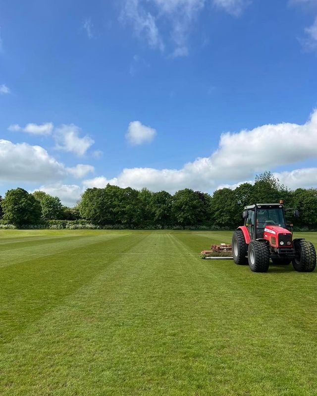 Your contractor can do “perfectly straight lines”? 👀

Cool story bro….

Pick a contractor that can do both 😜
Perfectly Straight or Perfectly curved 💥

📧 Hello@cutcrew.co.uk
💻 cutcrew.co.uk
📞 01933 829932