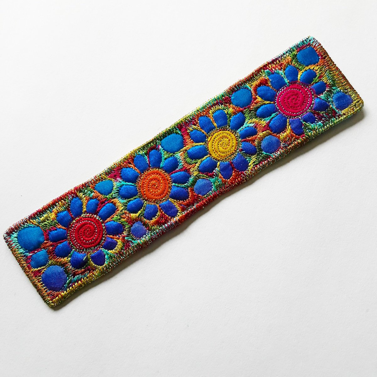 SueTrevor3's tweet photo. Bookmarks - Textile with Machine Embroidery Boo... - Folksy https://t.co/sA2ZUUElim #newonfolksy https://t.co/CX0MLeIzbj
