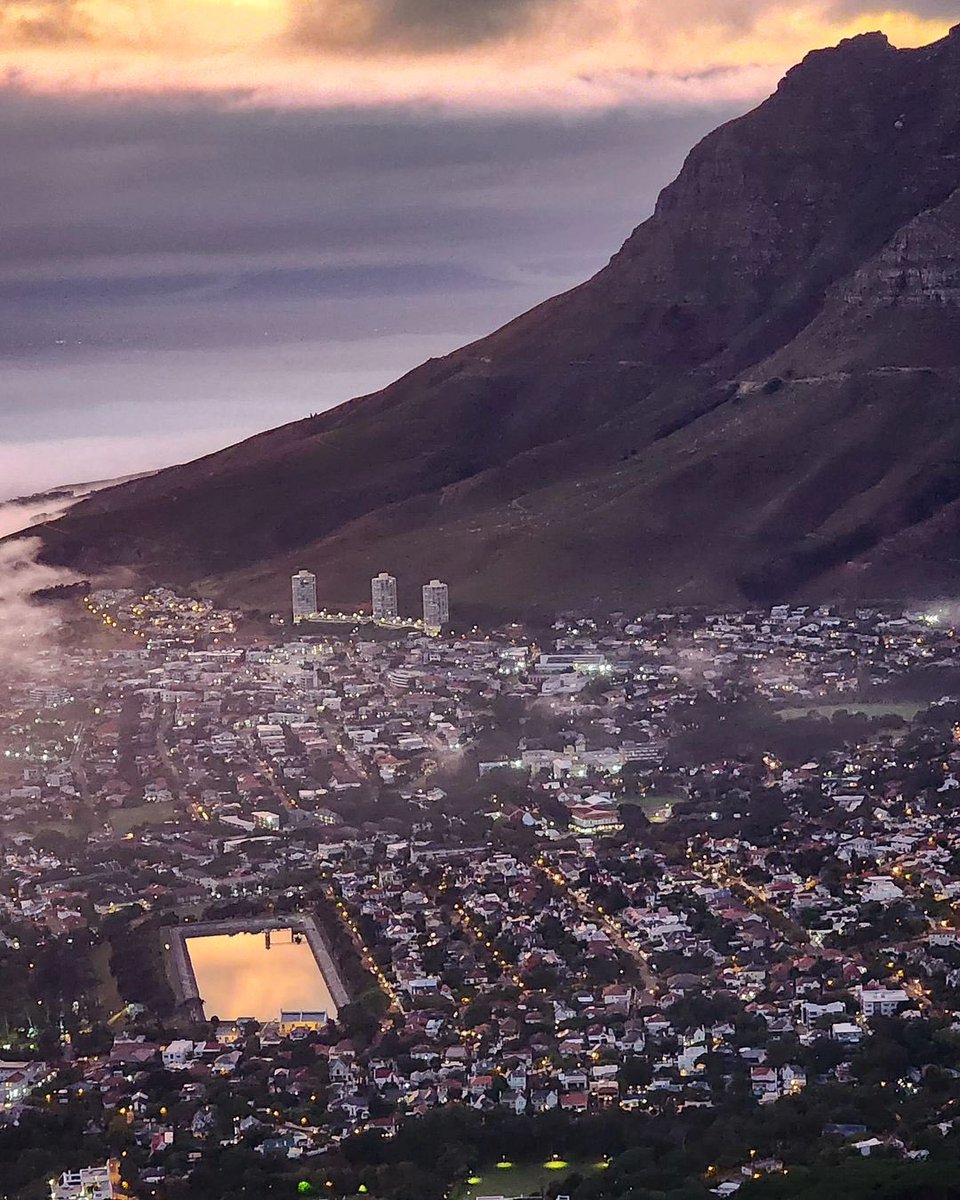 lovecapetown's tweet photo. Whatever the weather we love that you all are enjoying our beautiful city. Here are some of our favourite photos you shared with us!

📸: @focaltribe,@photography_by_leeanne, @nasreenroberts
,@jeeptoursCT by @drone_guy_sa @Marisiainafrica https://t.co/d5TnMcQZrZ