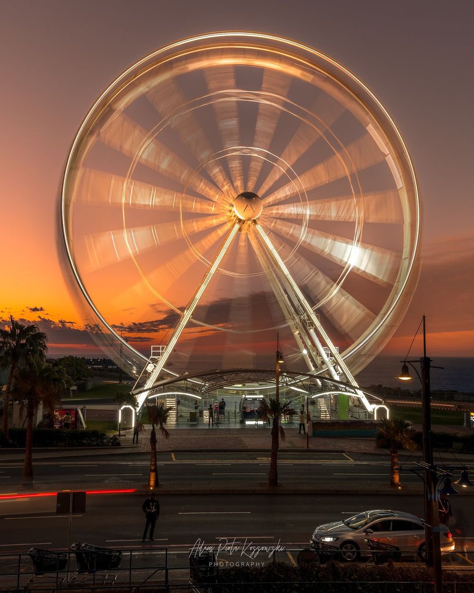 lovecapetown's tweet photo. Whatever the weather we love that you all are enjoying our beautiful city. Here are some of our favourite photos you shared with us!

📸: @focaltribe,@photography_by_leeanne, @nasreenroberts
,@jeeptoursCT by @drone_guy_sa @Marisiainafrica https://t.co/d5TnMcQZrZ