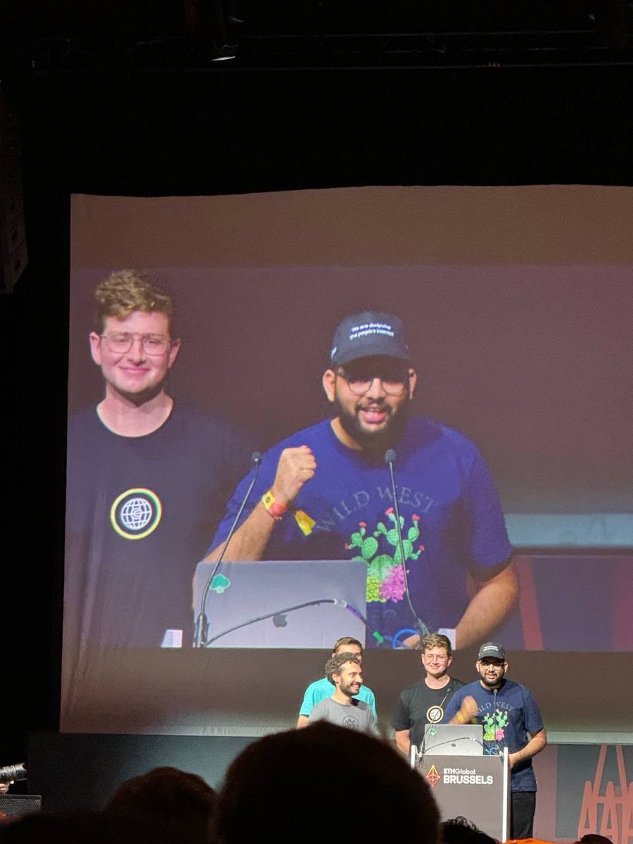 𝗖𝗼𝗿𝗼𝘁 tweet media