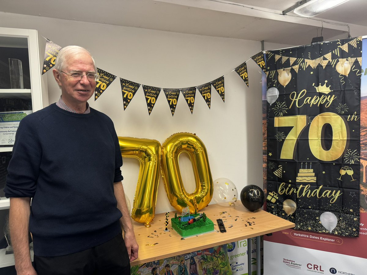 Kazza_belle's tweet photo. Today after our Education meeting there was a surprise belated celebration for one particular CRP chair!! A fabulous cake by Shahiesta and amazing buffet by Janet! @crl_live https://t.co/oN1qL5J0Kd