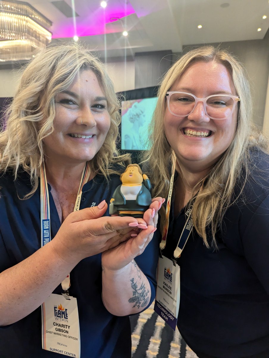 onpromos's tweet photo. Looks like #proformapetunia is having a lovely time hamming it up with @Proforma support center, suppliers and owners #proudtobeproforma https://t.co/hqdRG4Xq0v