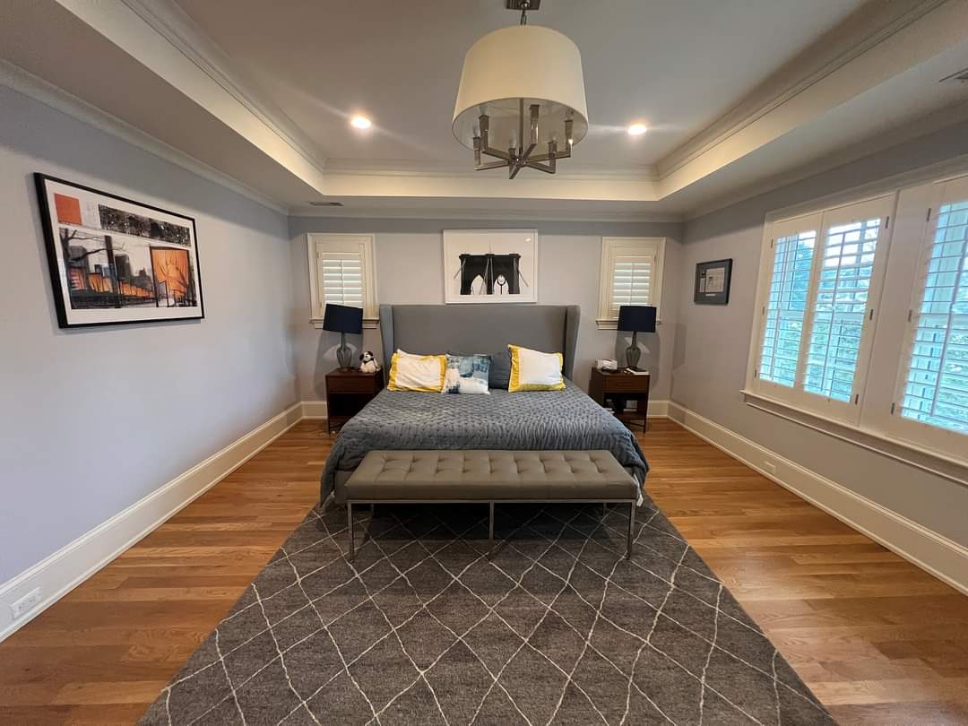 D_T_D_dmv's tweet photo. When we walked into this bedroom for our initial consultation, we knew we HAD to add something to the ceiling. We put our heads together and landed on creating a wood design instead. Our GC was able to bring our vision to life using oak boards stained in Varathane ‘Summer Oak’ https://t.co/Trm3azofF8