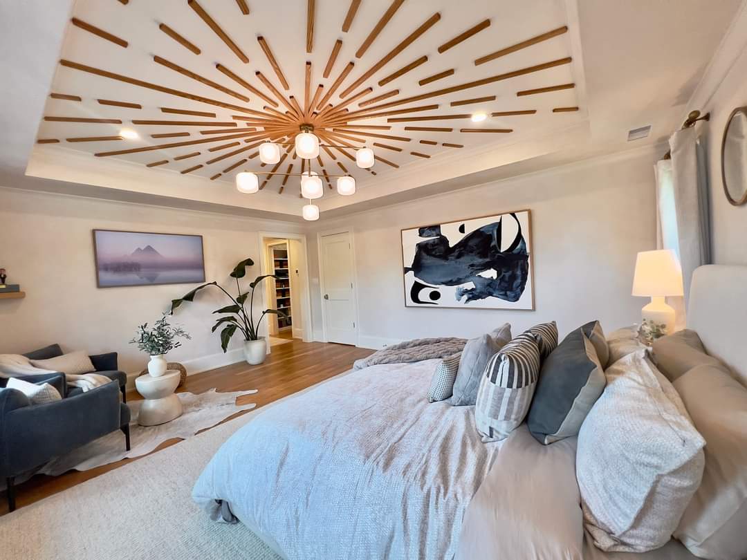 D_T_D_dmv's tweet photo. When we walked into this bedroom for our initial consultation, we knew we HAD to add something to the ceiling. We put our heads together and landed on creating a wood design instead. Our GC was able to bring our vision to life using oak boards stained in Varathane ‘Summer Oak’ https://t.co/Trm3azofF8