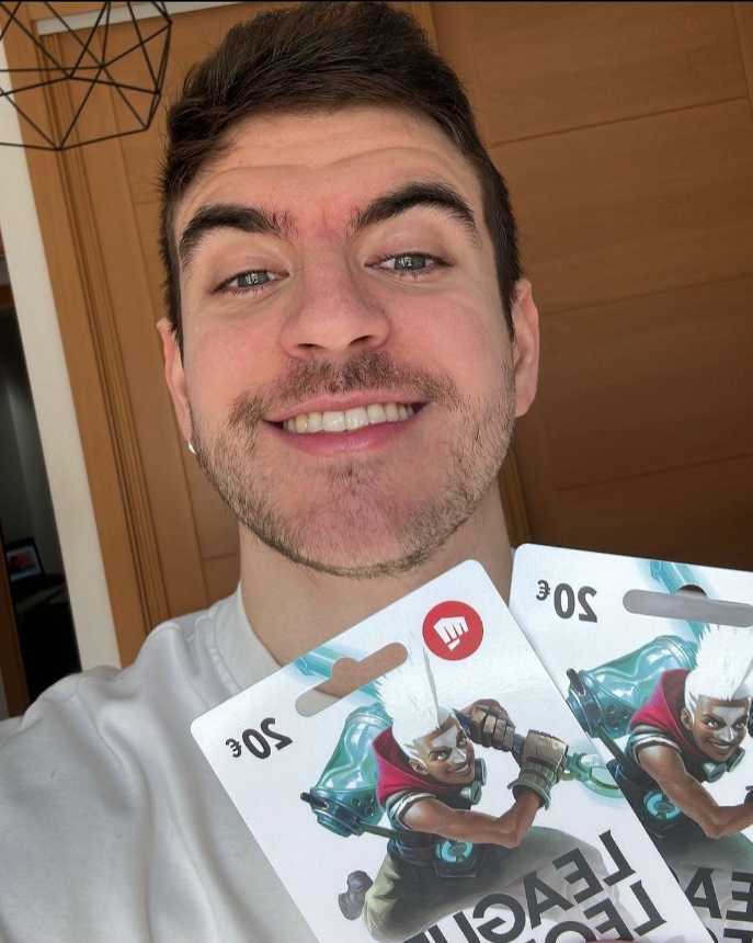 StormAlvaro's tweet photo. 🇪🇸SORTEO ESPECIAL DE RIOT POINTS POR GANAR LA EUROCOPA🇪🇸

🥵Sorteo estas dos tarjetas de 40 euros en RIOT POINTS para todos!

Requisitos:

👍🏻Seguirme en @StormAlvaro 

❤️Dar MG a la publicación

👯Menciona a dos amigos

🌏Sorteo Mundial

🗓️Fecha de entrega 28/7/2024 https://t.co/a22erIAbIG