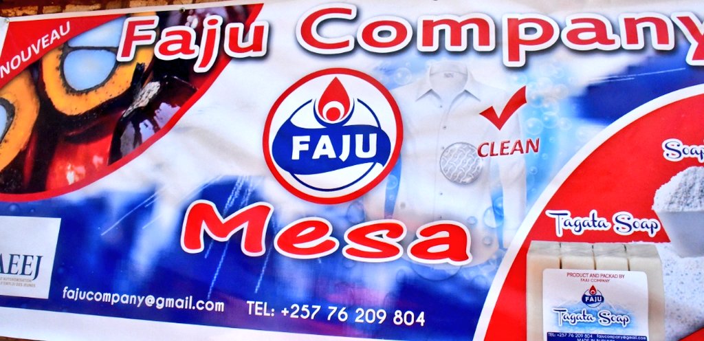 ABPInfos's tweet photo. En @CommuneNgozi, Colline #Kinyami , le Chef de l'Etat @GeneralNeva a visité aussi "Faju Company" spécialisée dans la fabrication et vente des savons , dirigée par un jeune entrepreneur, M.Serges Kwizera , encadrée par le @PAEEJ_Burundi.
#Caravane_inkebuzo https://t.co/ZUdw5WrJbK