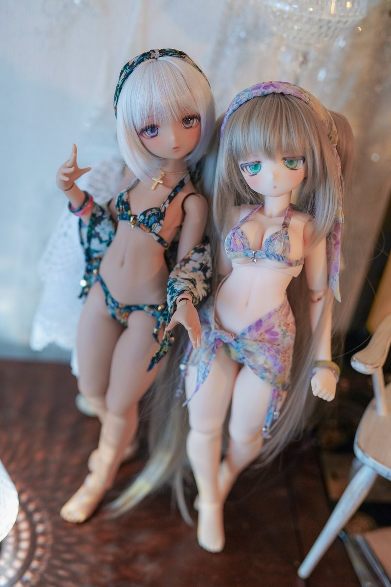 19日(金)の21:00よりBOOTHにてご要望の多かったラベンダーの水着を受注販売をします✨

枠は少なめですがイベントに来られなかった方にも行き渡れば嬉しいです☺️

こちらのカラーはDDとMDDで髪飾りのデザインが異なります🪻

ブラックの方は残り生地が少ない為また少量再販をするかもしれません🐦‍⬛