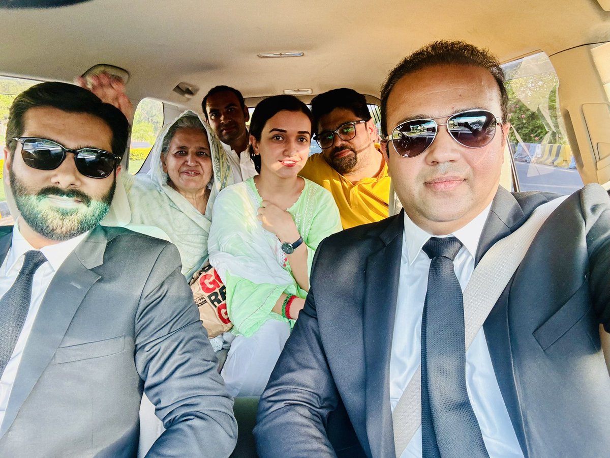 الحمد للہ- پھر وعدہ پورا ھوا- 

اللہ رحیم ھے- اللہ کریم ھے- 

صنم جاوید خان دوبارہ رھا، مزید کاروائی جمعرات کو ھوگی- 

انشاء اللہ آگے بھی مزید بہتر ھوگا-