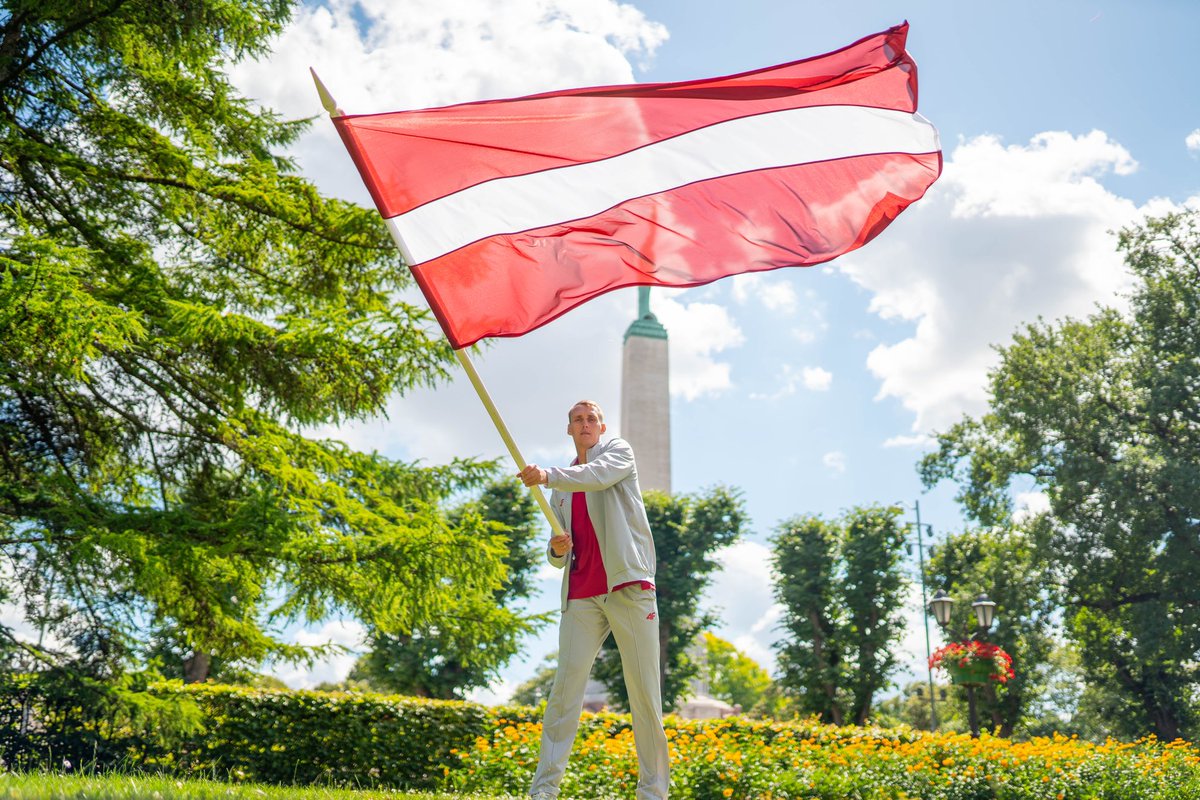#KomandaLatvija KAROGNESĒJI🇱🇻 XXXIII Vasaras Olimpiskajās spēlēs <a href="/Paris2024/">Paris 2024</a> - pludmales volejboliste TĪNA LAURA GRAUDIŅA🏐 un 3x3 basketbolists NAURIS MIEZIS 🏀
 
Nauris Miezis: ”Ir liels gods otro reizi pārstāvēt savu valsti Olimpiskajās spēlēs un īpašs gods kļūt par Latvijas