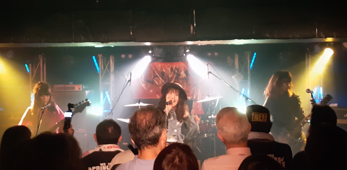 u4eA7MPJ8iaRfLI's tweet photo. 本日 #CHELSEACHELSEA さん
初ライブ参戦して来ました👏👏👏
#プリンセスプリンセス 本格コピーバンド🎸 めっちゃ感激感動の嵐でした😭😭😭
9月のツーマンライブは、口頭で予約済み🤩
他、その場で参戦ライブ決定(9月)
Shinnosuke+K-46
SIAM⚡RAI
シゲオリアン流星群🌠
悲報😭9月枠残り僅かです😭 https://t.co/ugcF6lR3lz