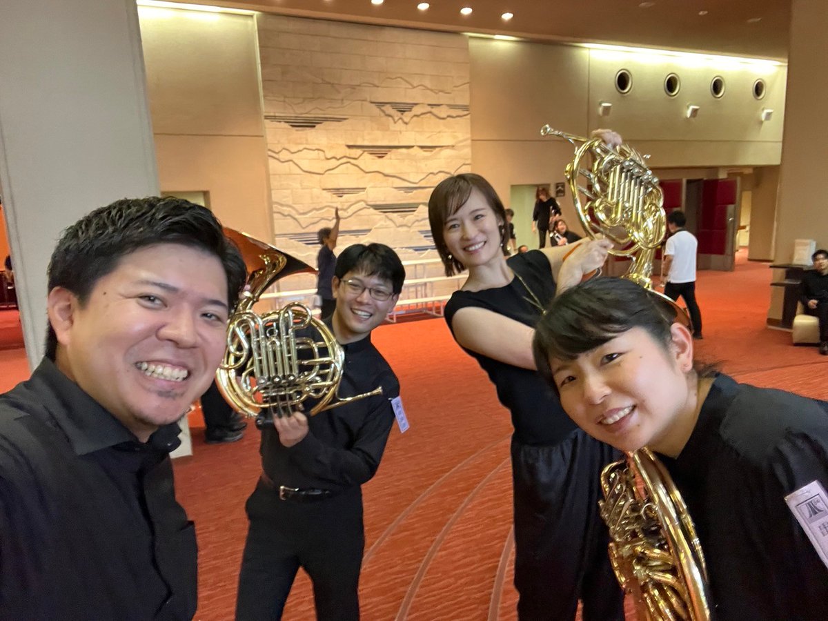 kai_west_wind's tweet photo. 【コンクール  結果🎉】⁡
昨日の吹奏楽コンクールにおいて、銀賞を頂きました🥈

自由曲‘‘Symphonic Drawing’’は、当団メンバーの作曲❗⁡⁡団員の作品で、コンクールを迎えられたことを、嬉しく思います😊

今後も楽しんで活動して参ります。⁡
⁡ご声援、お願い致します✨⁡
⁡⁡
⁡#山梨
#吹奏楽 https://t.co/vzdjFGN62m