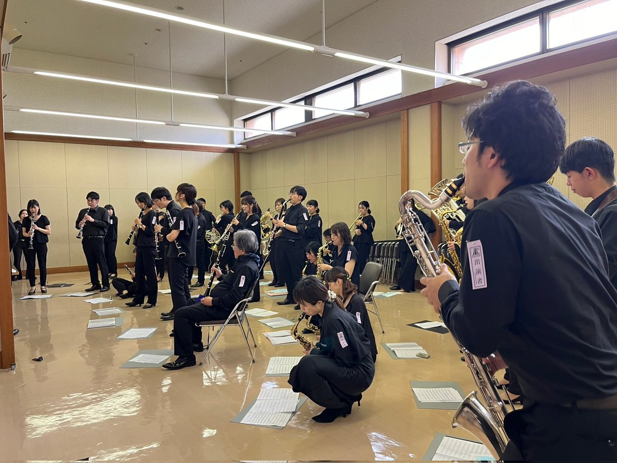 kai_west_wind's tweet photo. 【コンクール  結果🎉】⁡
昨日の吹奏楽コンクールにおいて、銀賞を頂きました🥈

自由曲‘‘Symphonic Drawing’’は、当団メンバーの作曲❗⁡⁡団員の作品で、コンクールを迎えられたことを、嬉しく思います😊

今後も楽しんで活動して参ります。⁡
⁡ご声援、お願い致します✨⁡
⁡⁡
⁡#山梨
#吹奏楽 https://t.co/vzdjFGN62m