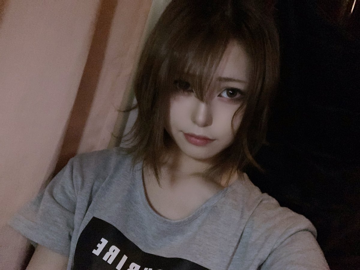 mini02anego's tweet image. ギャルメイクが好評すぎてコレに戻す為に金出そうとする奴出てきてウケる。
カラコン、アイプチ、つけま上下、美容院代。