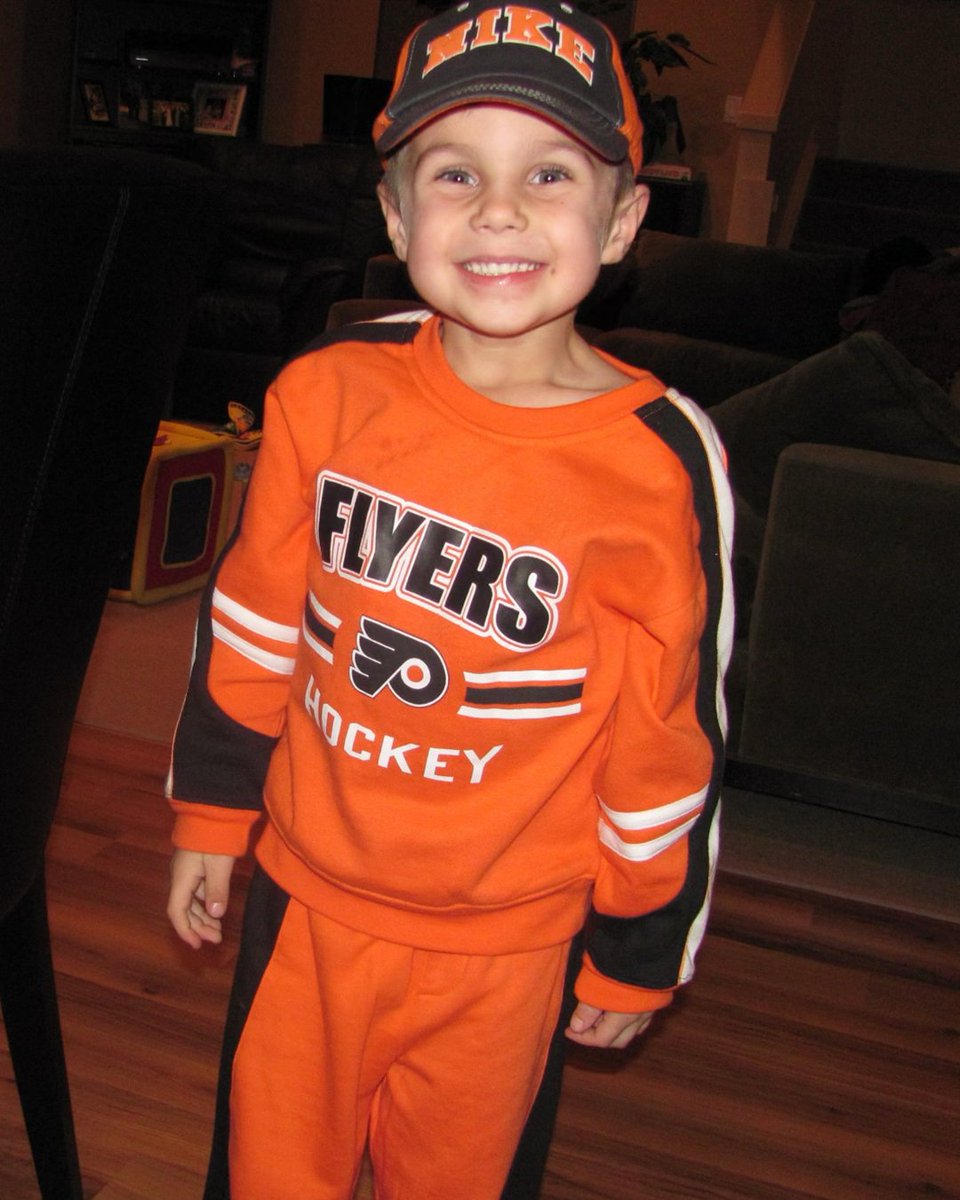 NHLFlyers's tweet photo. Jett was meant to be a Flyer. #LetsGoFlyers https://t.co/KwE9jBXUC2
