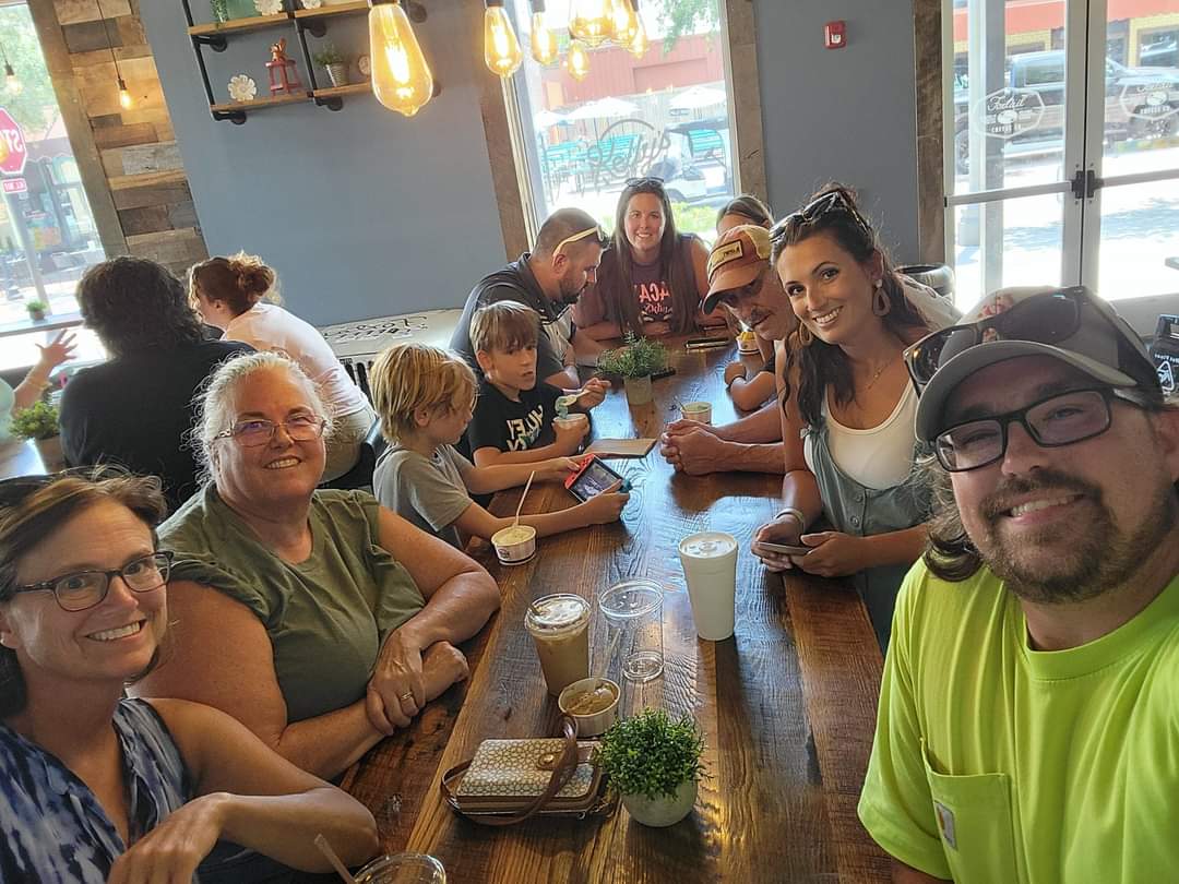 epweaver's tweet photo. Enjoyed visiting with family before heading out on our cruise! #summer2024 #vacation #family https://t.co/X8cSj4HBTm