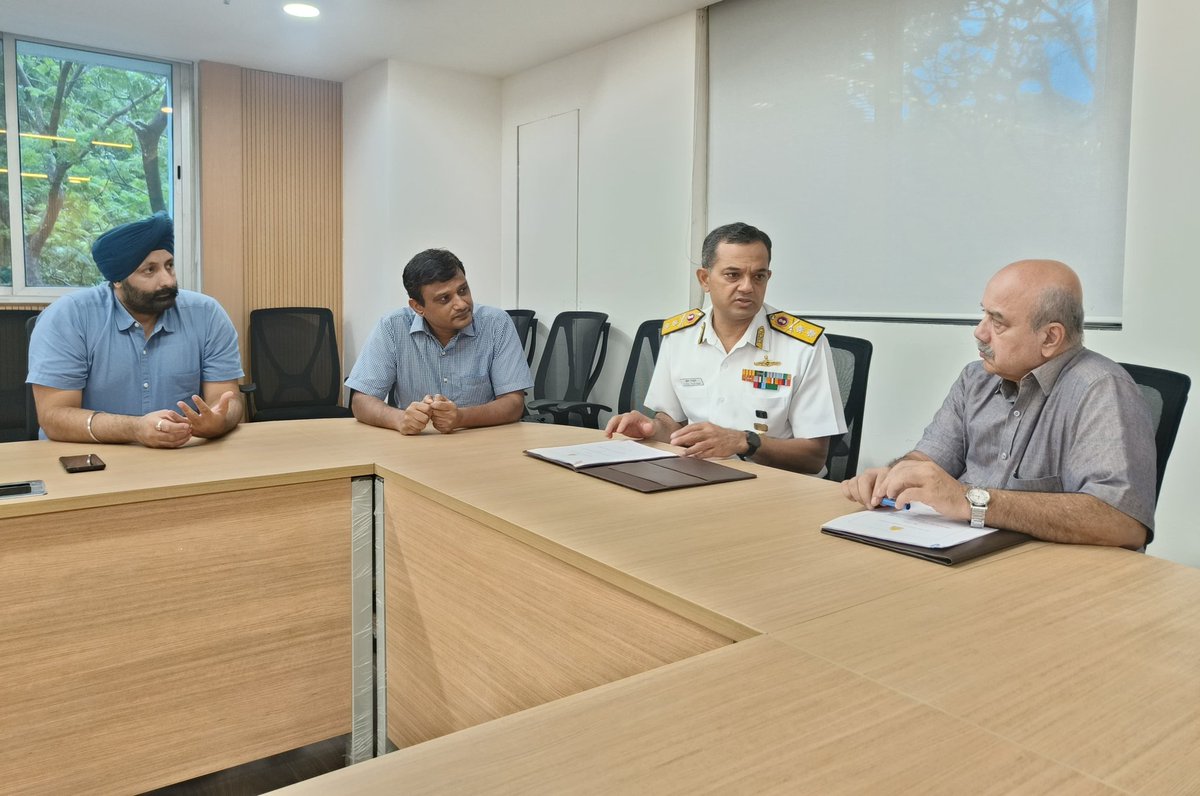 indiannavy's tweet photo. An MoU was signed b/n the Indian Naval Tactical Evaluation Group (INTEG) & @iitbombay.
#INTEG functions under the Flag Officer Doctrines and Concepts as a think-tank for evolving warfighting tactics & procedures.

The MoU aims to leverage the immense academic expertise of #IITBombay to undertake focused projects and studies in Applied AI and Operations Research to provide implementable and practical solutions to the #IndianNavy.