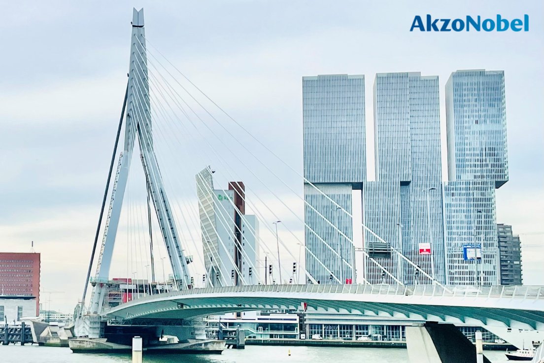 AkzoNobel's tweet photo. The original blue color of the #ErasmusBridge in Rotterdam is being restored, thanks to our #Sikkens brand. Around 1500 liters of light blue paint will be used to protect the iconic Dutch bridge as part of a complex renovation project.
#AkzoNobel #PaintTheFuture #VanDerEnde https://t.co/01oiBjPbpx