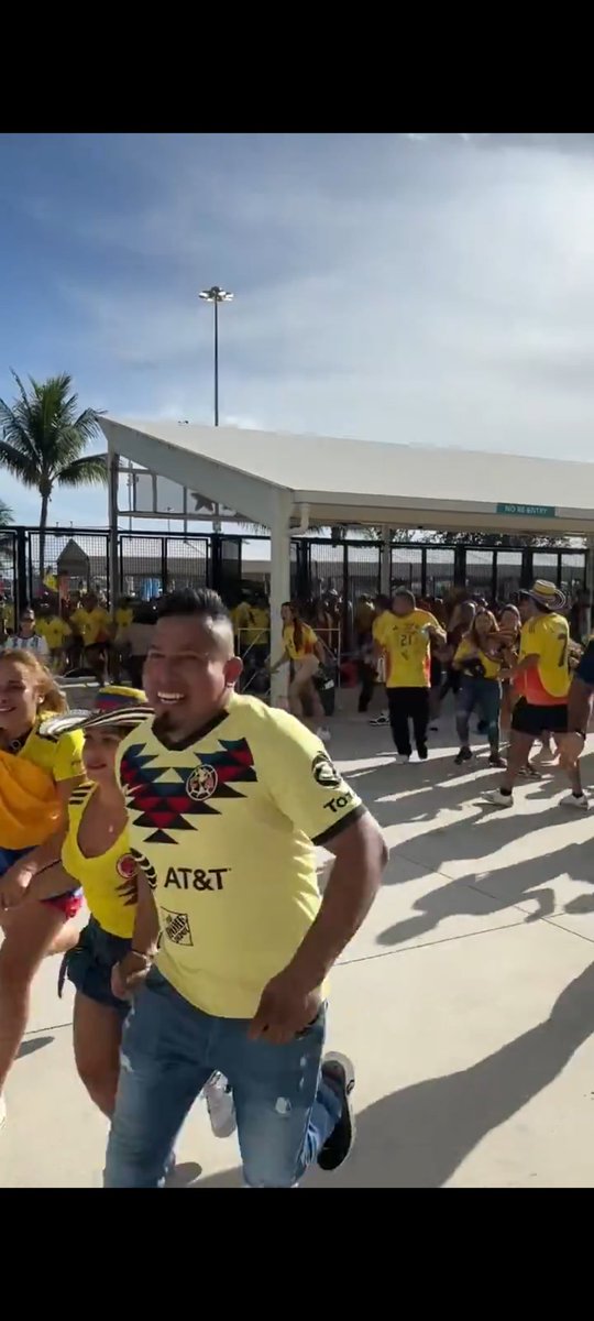 Alan_RiverStx's tweet photo. @FuryKooly2 Es culpa del que tenía la del América https://t.co/xjG2CF03Yz