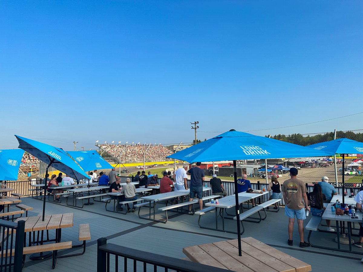 bergerchevy's tweet image. This weekend, the @ISMAsupers made a trip to the state of Michigan for #Supermodified Weekend at @BerlinRaceway presented by yours truly, Berger #Chevy!🏎🏁 

Our team had the awesome opportunity to spend Saturday evening on the Turn 2 Deck enjoying cars, food, and fun!😊