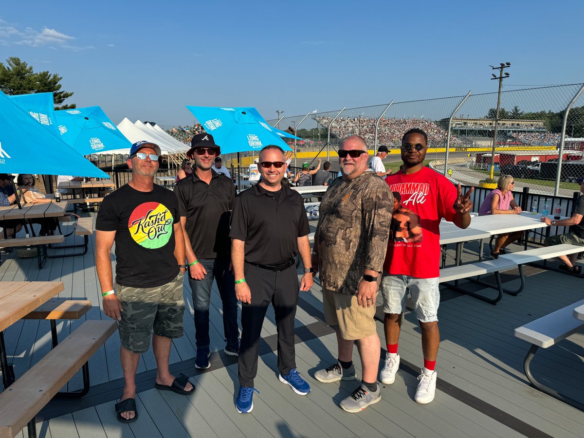 bergerchevy's tweet image. This weekend, the @ISMAsupers made a trip to the state of Michigan for #Supermodified Weekend at @BerlinRaceway presented by yours truly, Berger #Chevy!🏎🏁 

Our team had the awesome opportunity to spend Saturday evening on the Turn 2 Deck enjoying cars, food, and fun!😊