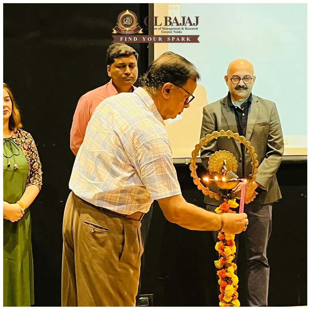 glbajajimr's tweet image. Expert Talk-Management in the Age of AI&quot; session by Corporate Communication Head Mr Indranil Roy Choudhuri of Juniper Green Energy. 

#Glbajaj #GLBIMR #pgdmprogram #PGDMInstitute #bschool #drsapnarakesh #experttalkseries #experttalksession #Expertspeakers #ai