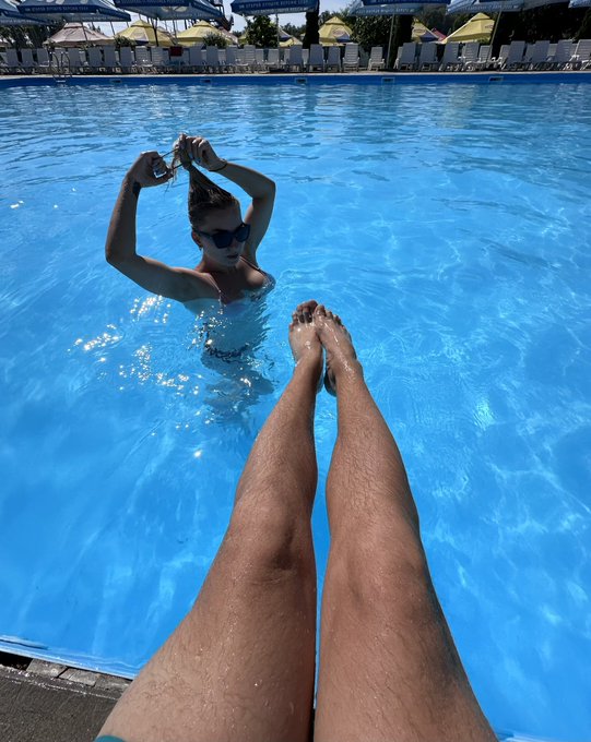 Summer vibes 💖💦✨ https://t.co/MQt3d8BP4U