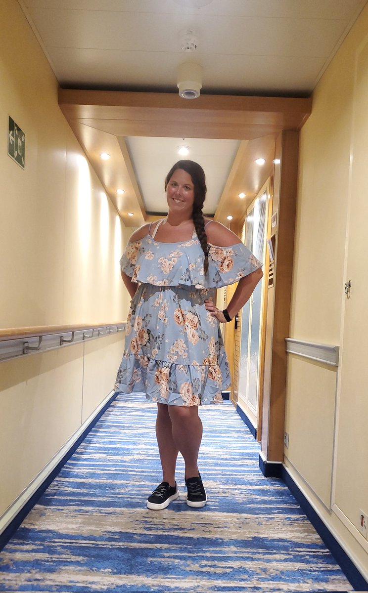epweaver's tweet photo. Dress up nights! #takemeback #carnivalcruise #vacation https://t.co/lpuFeDj4mU