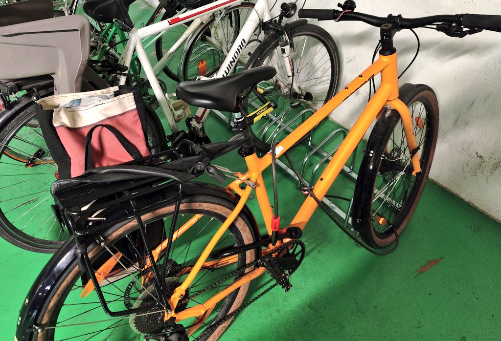 Salut la cyclosphère,
Mon Kona Dew Plus couleur jaune Kodak m'a été volé chez moi à Saint-Denis dans la nuit du dimanche 14 au lundi 15 juillet.
Si vous voyez un tel vélo sur Le Bon Coin ou autres... Merci ! <a href="/Lagrenade75/">La Grenade soutient 🇺🇦</a> <a href="/oschneider_fub/">Olivier SCHNEIDER</a> <a href="/OlivierRazemon/">Olivier Razemon</a> <a href="/provelo_idf/">🚴ProVeloSudIDF🚲🔌Bougez30Minutes🇨🇵</a> <a href="/LCyclable/">Stein van Oosteren</a>