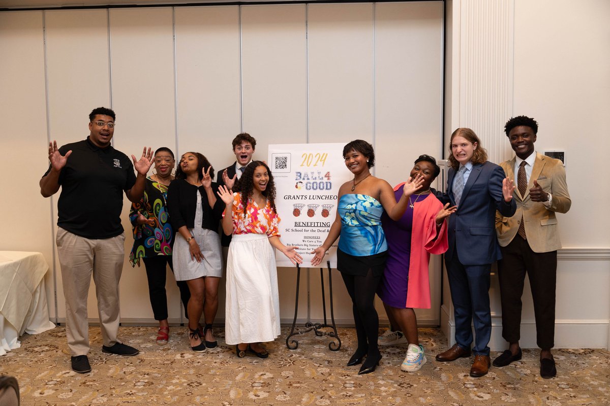 Ball4Good's tweet photo. Grateful for our team.
Photo by @SmithALee
#Ball4Good https://t.co/q9y5S4pQ8F