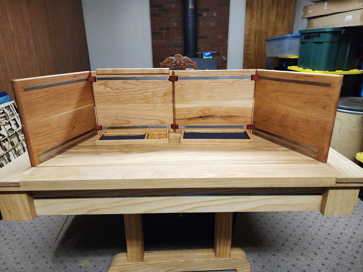 TheArchania's tweet photo. Premium GM Screen! Beautiful cherry with Paduak inlay and hinges.
Get one order for yourself or the GM in your life.
##gmscreen #dnd #pathfinderrpg #woodworking #handmade https://t.co/A8yDEbvPDp
