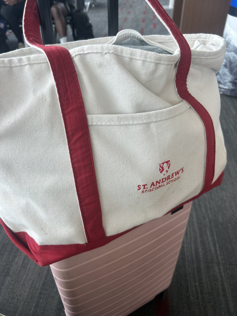 Had to break out my <a href="/SAES/">St. Andrew's-Potomac</a> bag for the journey to <a href="/OfficialMCDS/">Miami Country Day</a> for my 7th <a href="/TheCTTL/">🧠The CTTL🎓</a> Academy!