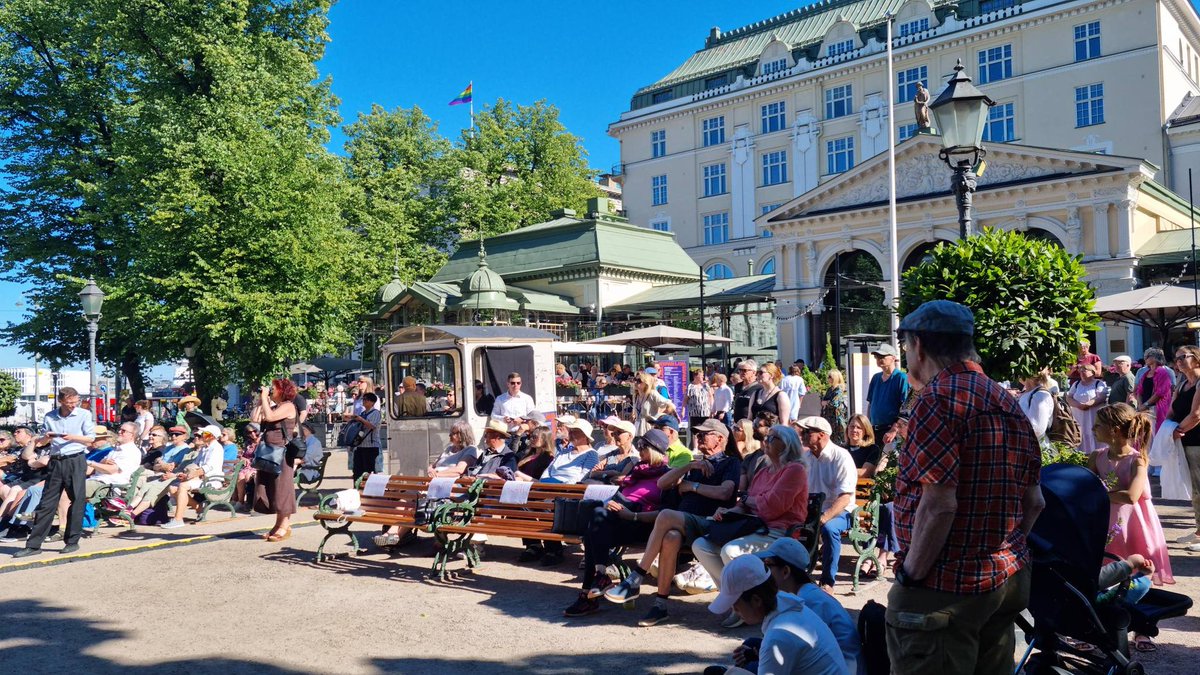 SlovakEmbassyFI's tweet photo. V4 Concerts in Helsinki!🎶
On June 25-26, Helsinki hosted concerts by the Visegrád Group countries – 🇨🇿🇸🇰🇵🇱🇭🇺, marking the presidency handover from Czechia to Poland. The Lukáš Oravec Quartet and Czech singer Jan Smigmator lit up G Livelab and Esplanadi Park. https://t.co/v5bzRUnsdK