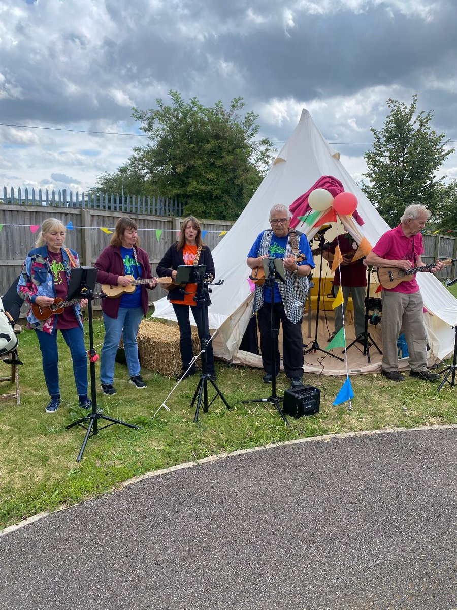 Nelson_Lodge's tweet photo. We all had a lovely time at our Sweet Celebration Garden Party yesterday!🎉
It went from hot to cold with a dark cloud, but the rain held off! ☀️ 
We were able to enjoy the wonderful music, play some games and tuck into some delicious treats with friends and family! 🍪🧁🍩 https://t.co/h4ZFOd80sa