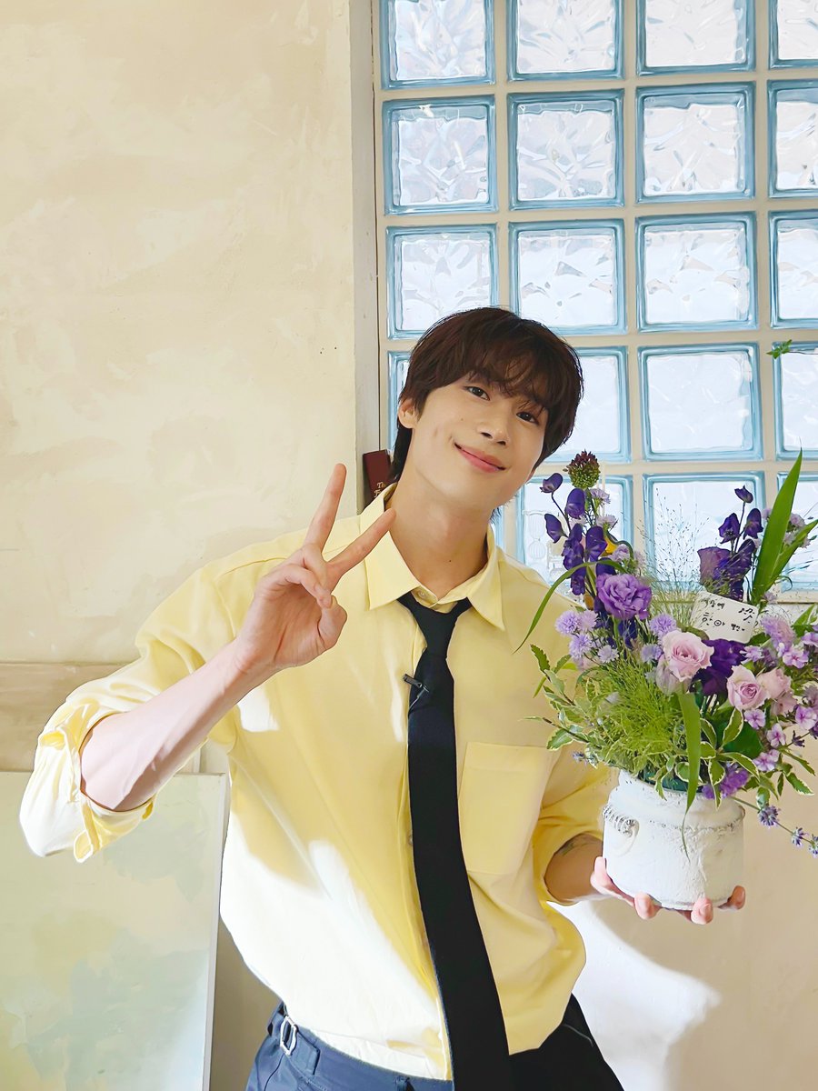 HanSeungWoo_twt's tweet photo. [📸]
2024.07.15
#MUPICK Behind Photo💜

#한승우 #HANSEUNGWOO
#SCENE #Blooming https://t.co/mnCPOca58z