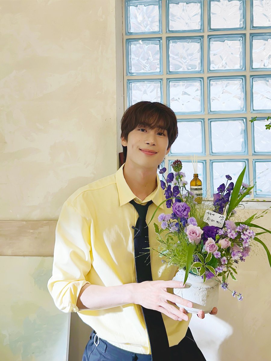 HanSeungWoo_twt's tweet photo. [📸]
2024.07.15
#MUPICK Behind Photo💜

#한승우 #HANSEUNGWOO
#SCENE #Blooming https://t.co/mnCPOca58z