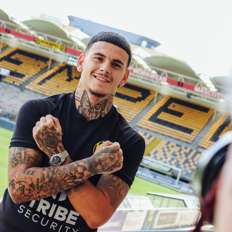 RodaJCKerkrade's tweet photo. Welkom in Kerkrade, 𝐓𝐢𝐚𝐠𝐨 ⚒️

📝 21 jaar
📝 Centrumspits
📝 1.96 meter lang

#RodaJC #WelkomTiago