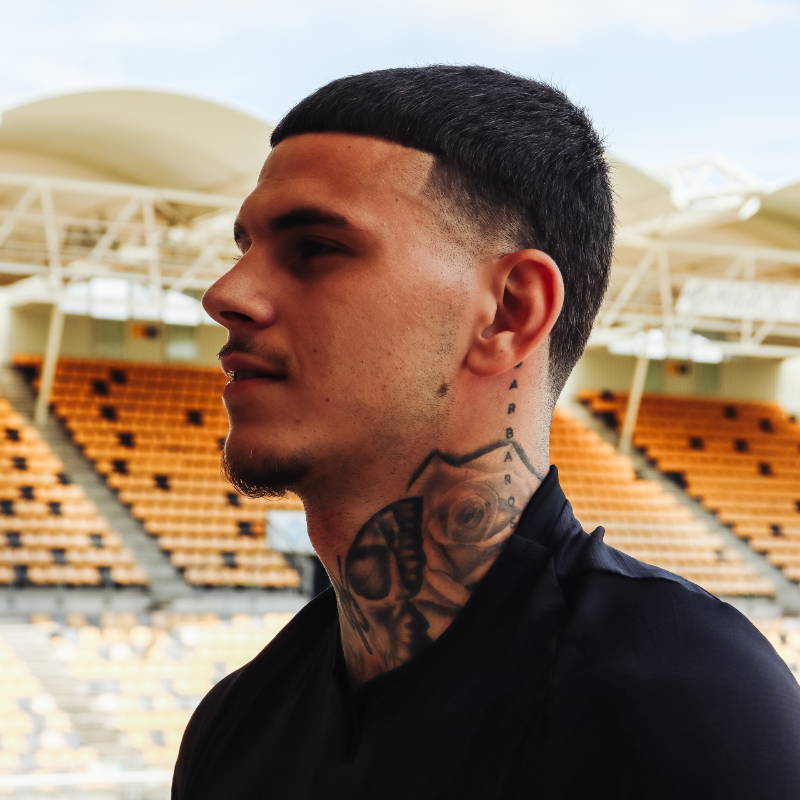 RodaJCKerkrade's tweet photo. Welkom in Kerkrade, 𝐓𝐢𝐚𝐠𝐨 ⚒️

📝 21 jaar
📝 Centrumspits
📝 1.96 meter lang

#RodaJC #WelkomTiago