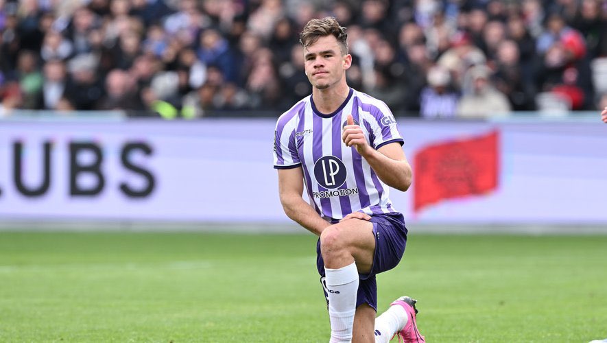 Bewww_Foot's tweet photo. 🚨Le Bologne FC pense à 3 pistes en attaque pour remplacer 🇳🇱 Joshua Zirkzee : 

🇳🇱 Thijs Dallinga (Toulouse FC / 23 ans / BU)
🇲🇰 Bojan Miovski (Aberdeen FC / 25 ans / BU - AT - AG) 
🇬🇷 Fotis Ioannidis (Panathinaïkos / 24 ans / BU) 

(@NicoSchira) #Mercato #ToulouseFC #BologneFC #AberdeenFC #Panathinaïkos