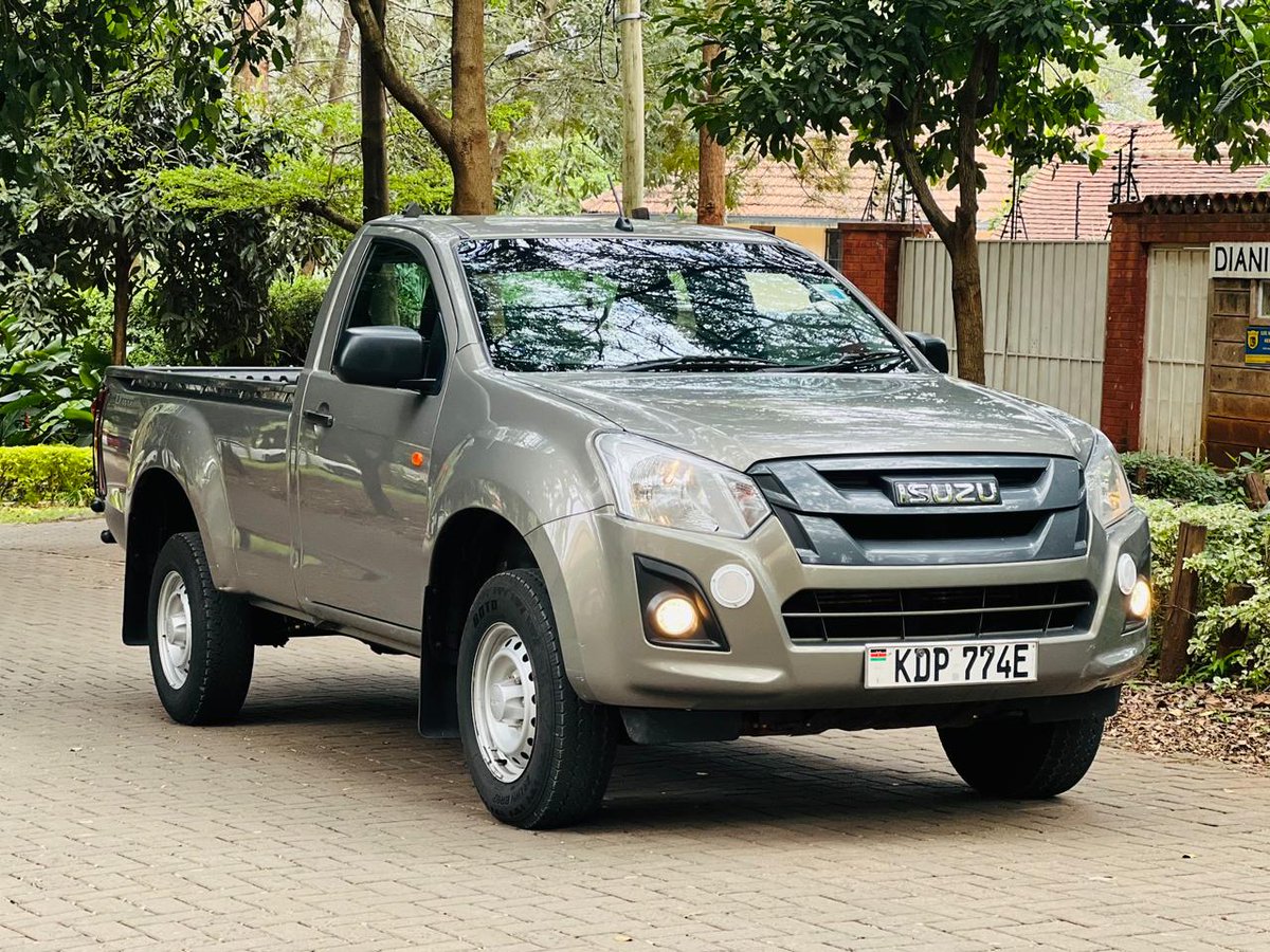KimTimz's tweet image. 2023 ISUZU D max
Local assembled 
Asking price 3.2m negotiable
Call or text 0717417190
#RutoMustGo 
#CopaAmerica2024 
#